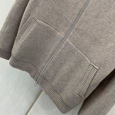 一套,BERLUTI 布鲁提,2026冬季最新品,时尚休闲针织套装,专柜同步有售,原单狠货,采用进口原版面料,舒适度极佳 一套,BERLUTI 布鲁提,2026冬季最新品,时尚休闲针织套装,专柜同步有售,原单狠货,采用进口原版面料,舒适度极佳
