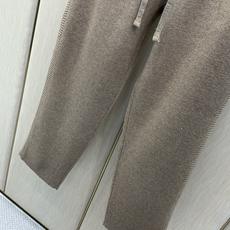 一套,BERLUTI 布鲁提,2026冬季最新品,时尚休闲针织套装,专柜同步有售,原单狠货,采用进口原版面料,舒适度极佳 一套,BERLUTI 布鲁提,2026冬季最新品,时尚休闲针织套装,专柜同步有售,原单狠货,采用进口原版面料,舒适度极佳