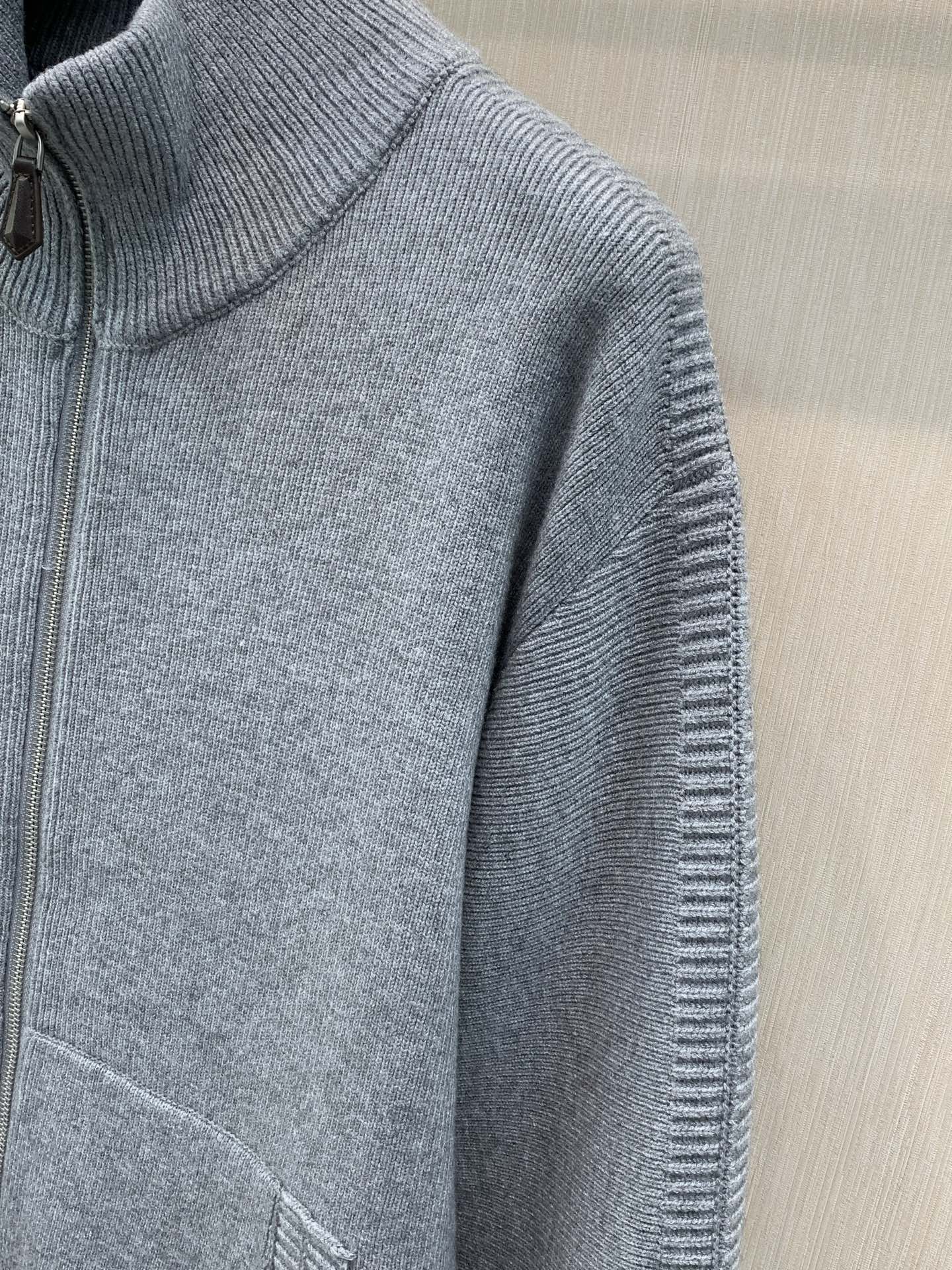 一套，BERLUTI 布鲁提，2026冬季最新品，时尚休闲针织套装，专柜同步有售，原单狠货，采用进口原版面料，舒适度极佳
