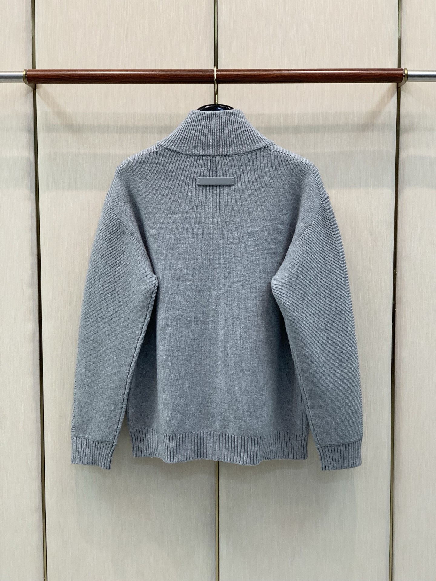 一套，BERLUTI 布鲁提，2026冬季最新品，时尚休闲针织套装，专柜同步有售，原单狠货，采用进口原版面料，舒适度极佳