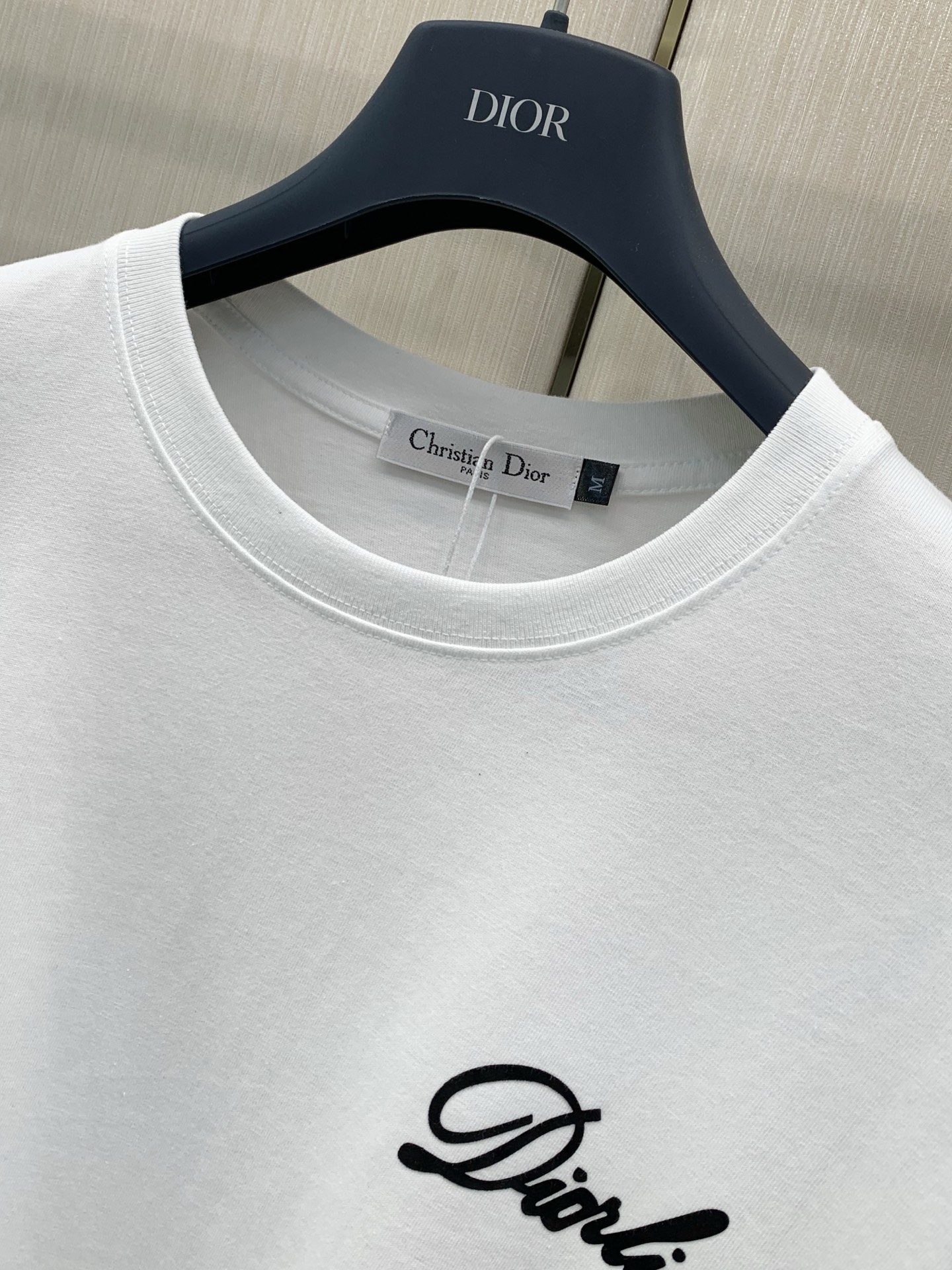 ，Dior 迪奥， 2026早秋新品，专柜同步有售，简约时尚休闲圆领长袖T恤，原版进口面料，舒适透气，顶级印花工艺字母图