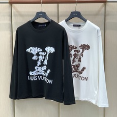 ,LouisVuitton 路易威登,2026早秋最新款,专柜同步有售,原单狠货,时尚休闲圆领长袖T恤,上身很有特点!吸 ,LouisVuitton 路易威登,2026早秋最新款,专柜同步有售,原单狠货,时尚休闲圆领长袖T恤,上身很有特点!吸