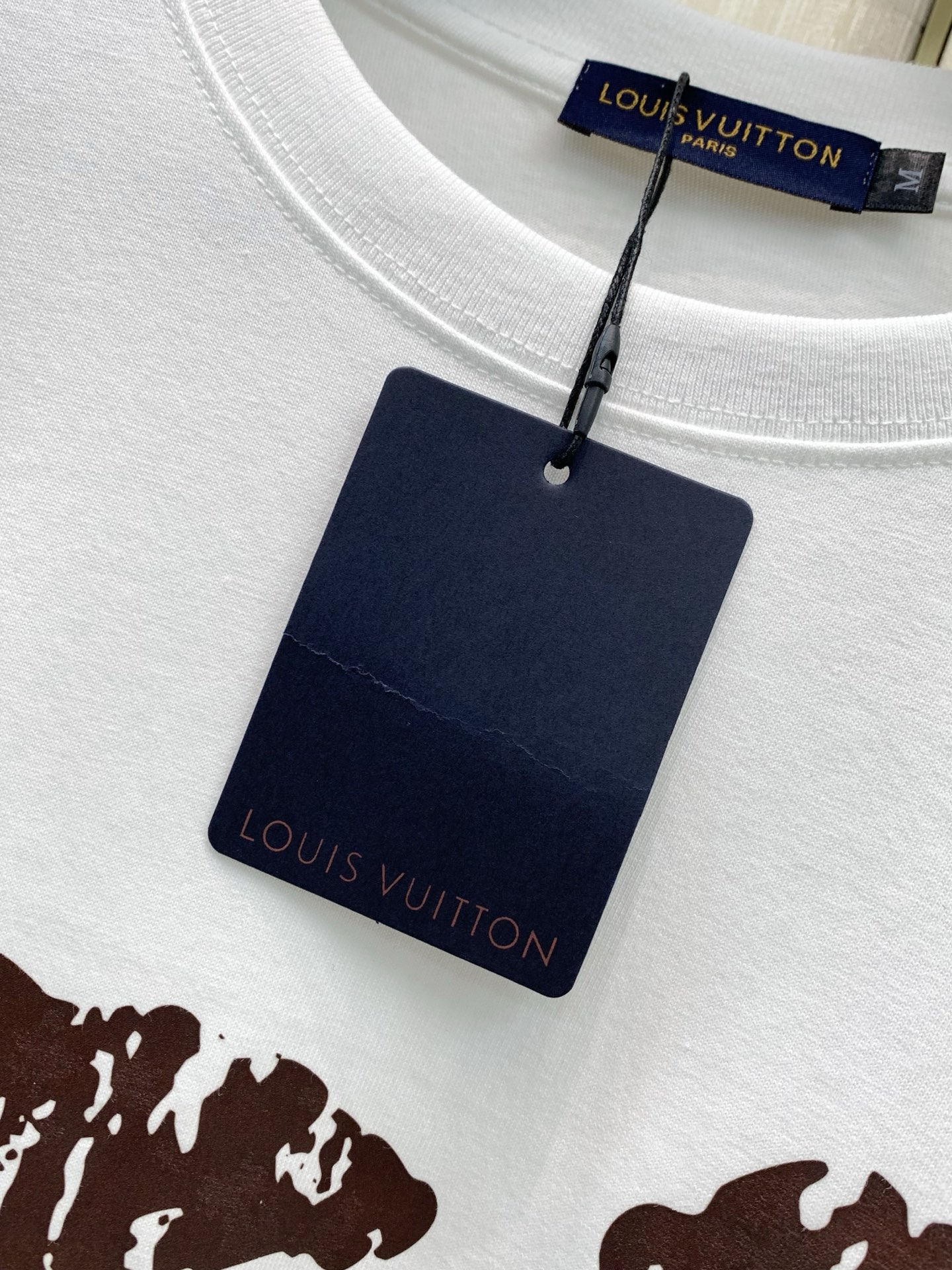 ，LouisVuitton 路易威登，2026早秋最新款，专柜同步有售，原单狠货，时尚休闲圆领长袖T恤，上身很有特点！吸