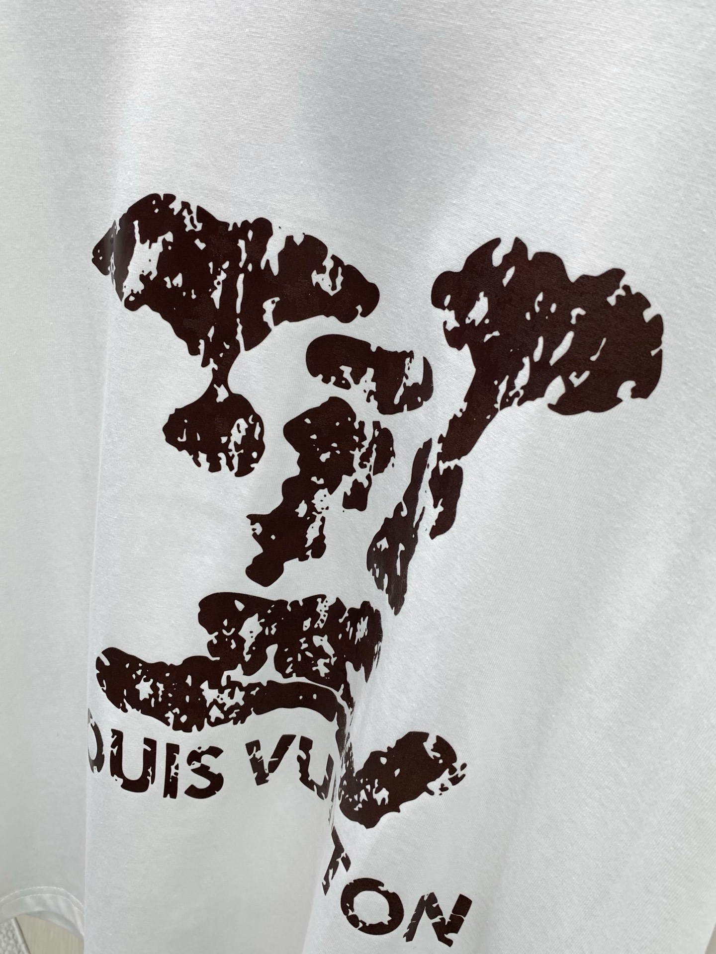 ，LouisVuitton 路易威登，2026早秋最新款，专柜同步有售，原单狠货，时尚休闲圆领长袖T恤，上身很有特点！吸
