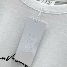 ,Maison Margiela马吉拉,2026早秋最新品,专柜同步有售,原单狠货,时尚休闲圆领长袖T恤,上身舒适!吸睛 ,Maison Margiela马吉拉,2026早秋最新品,专柜同步有售,原单狠货,时尚休闲圆领长袖T恤,上身舒适!吸睛