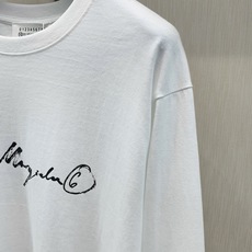 ,Maison Margiela马吉拉,2026早秋最新品,专柜同步有售,原单狠货,时尚休闲圆领长袖T恤,上身舒适!吸睛 ,Maison Margiela马吉拉,2026早秋最新品,专柜同步有售,原单狠货,时尚休闲圆领长袖T恤,上身舒适!吸睛