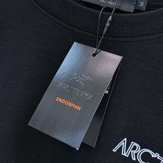 ,ARCTERYX 始祖鸟,2026早秋AW新品,时尚休闲圆领长袖T恤,专柜同步有售,原单狠货,进口原版面料,工艺极度复 ,ARCTERYX 始祖鸟,2026早秋AW新品,时尚休闲圆领长袖T恤,专柜同步有售,原单狠货,进口原版面料,工艺极度复