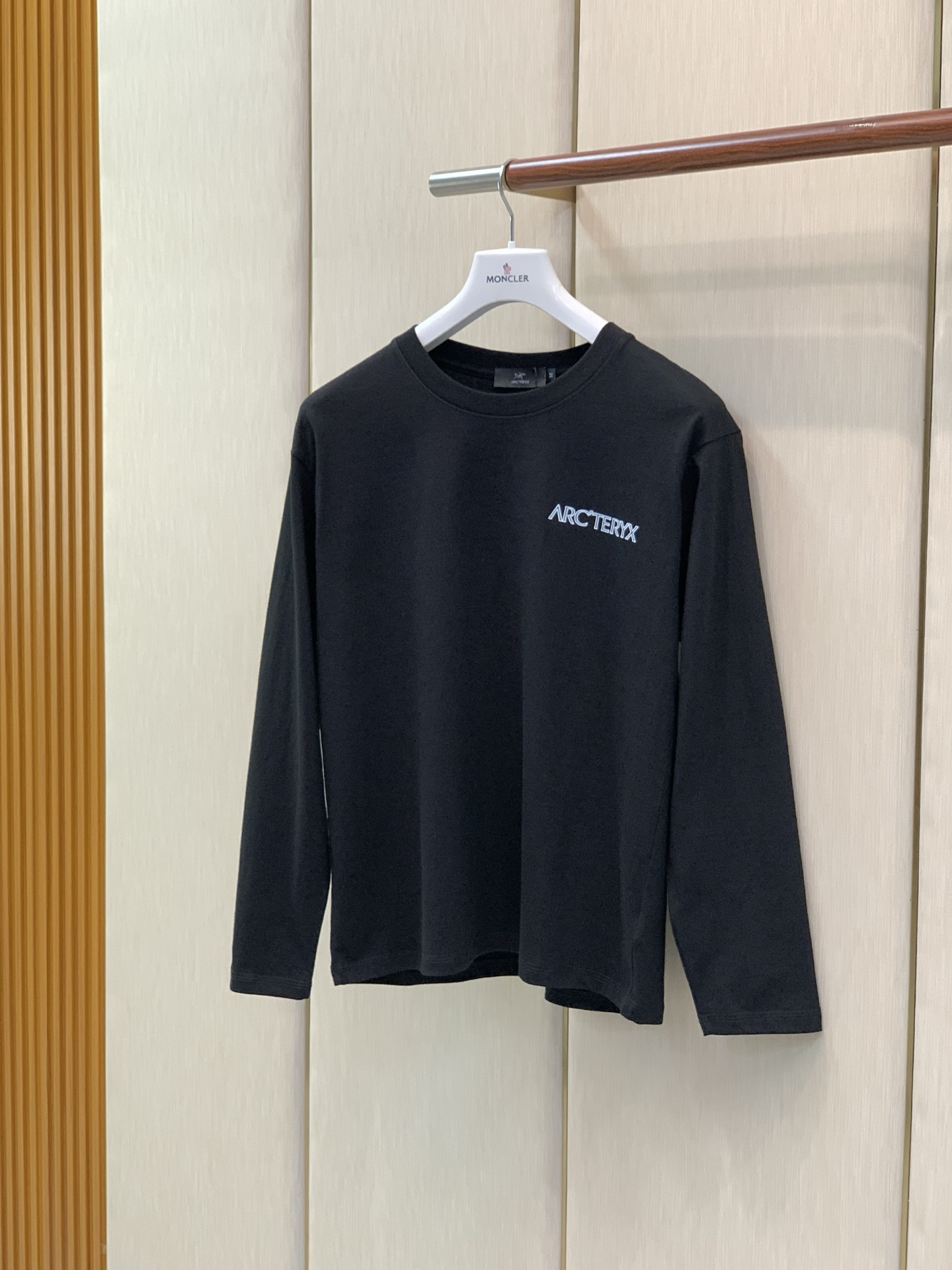 ，ARCTERYX 始祖鸟，2026早秋AW新品，时尚休闲圆领长袖T恤，专柜同步有售，原单狠货，进口原版面料，工艺极度复