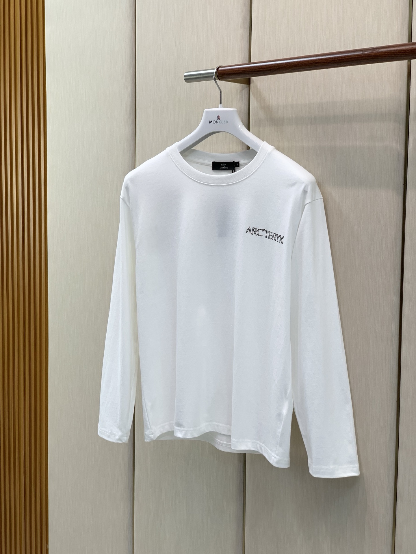 ，ARCTERYX 始祖鸟，2026早秋AW新品，时尚休闲圆领长袖T恤，专柜同步有售，原单狠货，进口原版面料，工艺极度复