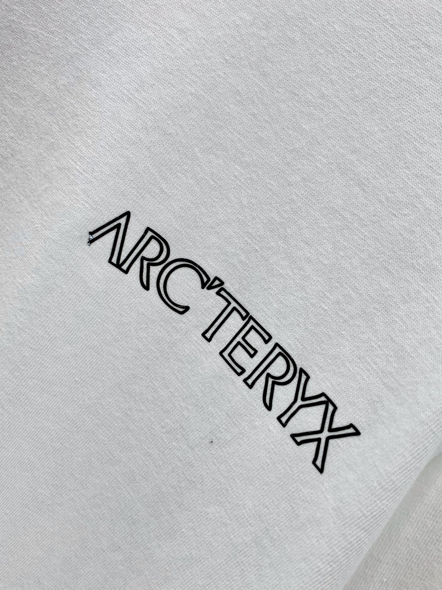 ，ARCTERYX 始祖鸟，2026早秋AW新品，时尚休闲圆领长袖T恤，专柜同步有售，原单狠货，进口原版面料，工艺极度复