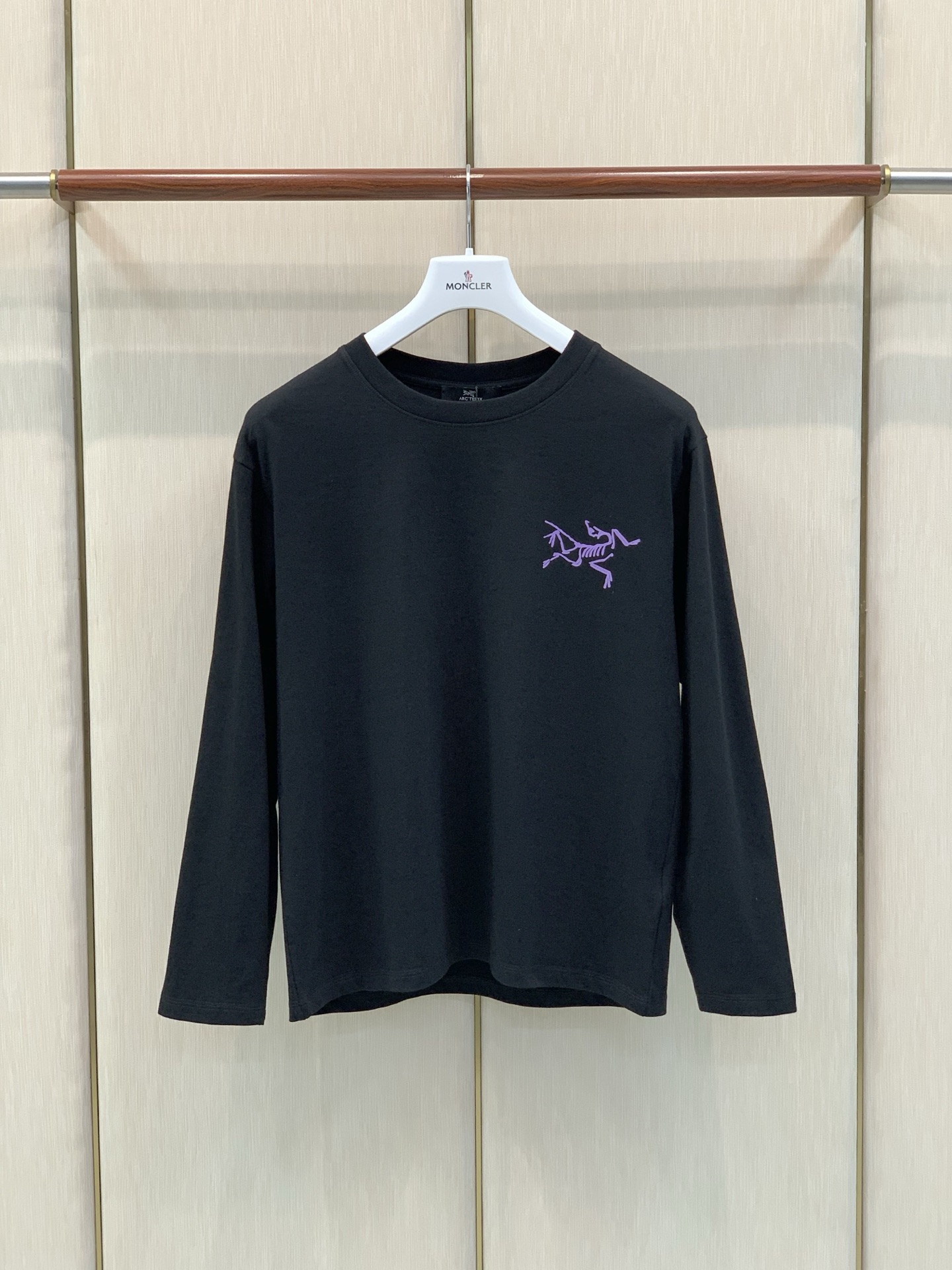 ，ARCTERYX 始祖鸟，2026早秋AW新品，时尚休闲圆领长袖T恤，专柜同步有售，原单狠货，进口原版面料，工艺极度复