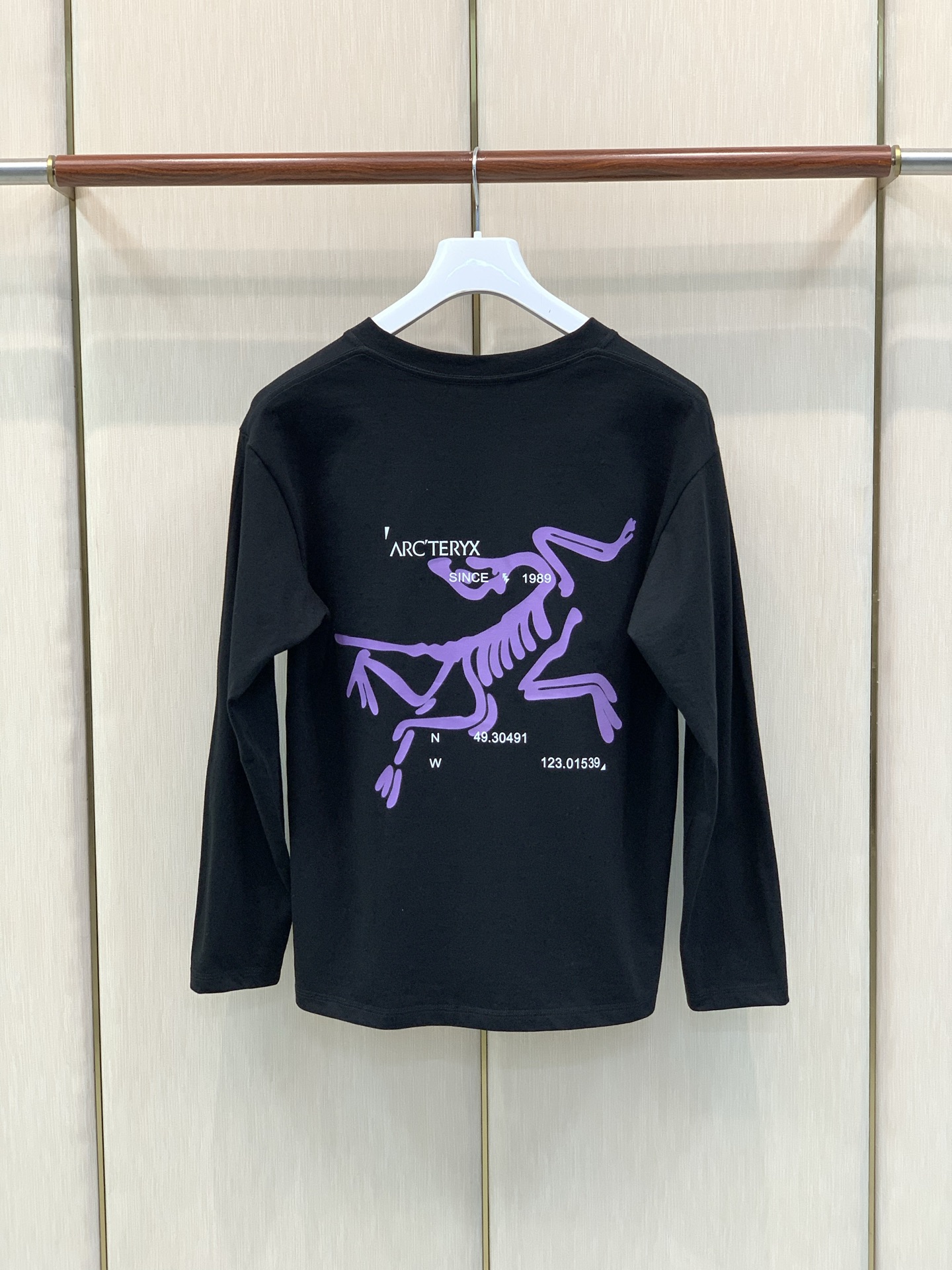 ，ARCTERYX 始祖鸟，2026早秋AW新品，时尚休闲圆领长袖T恤，专柜同步有售，原单狠货，进口原版面料，工艺极度复