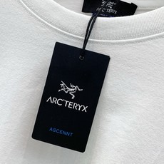 ,ARCTERYX 始祖鸟,2026早秋AW新品,时尚休闲圆领长袖T恤,专柜同步有售,原单狠货,进口原版面料,工艺极度复 ,ARCTERYX 始祖鸟,2026早秋AW新品,时尚休闲圆领长袖T恤,专柜同步有售,原单狠货,进口原版面料,工艺极度复