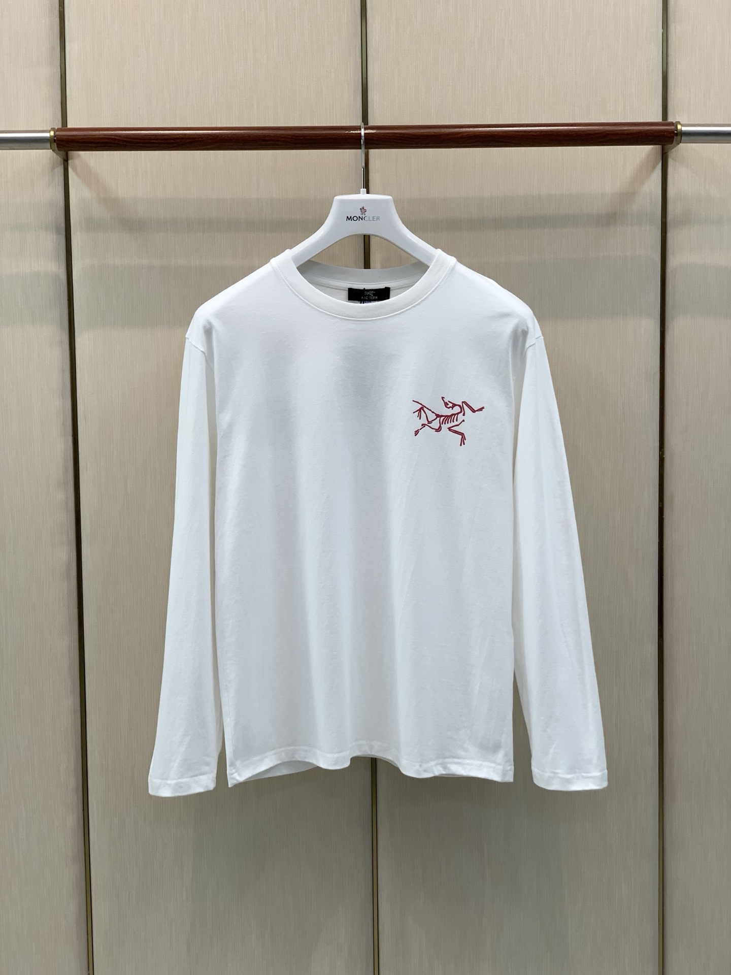，ARCTERYX 始祖鸟，2026早秋AW新品，时尚休闲圆领长袖T恤，专柜同步有售，原单狠货，进口原版面料，工艺极度复
