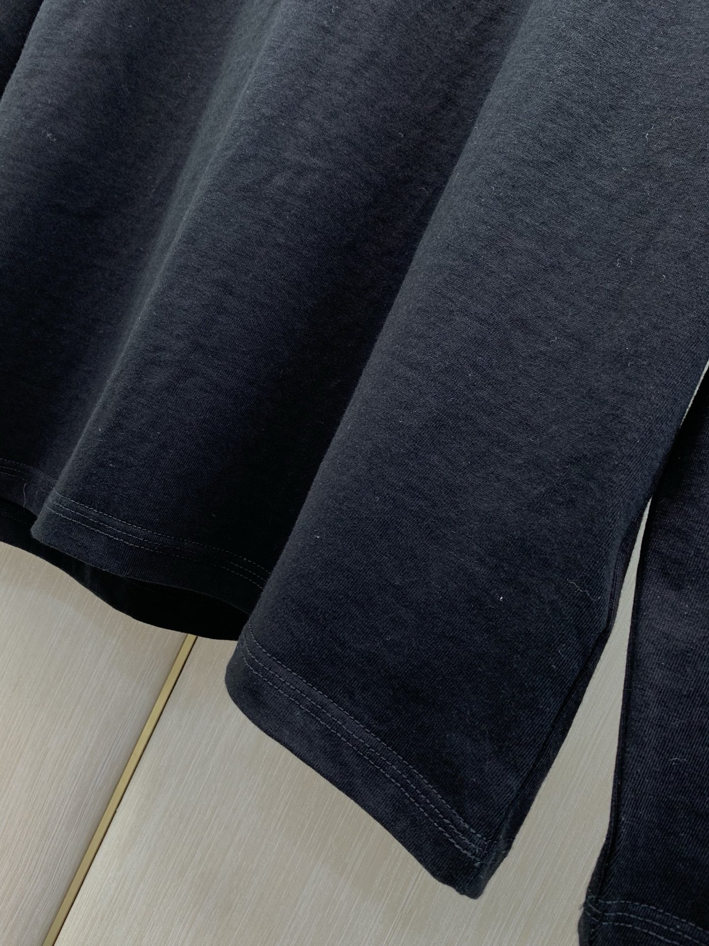 ，ARCTERYX 始祖鸟，2026早秋AW新品，时尚休闲圆领长袖T恤，专柜同步有售，原单狠货，进口原版面料，工艺极度复