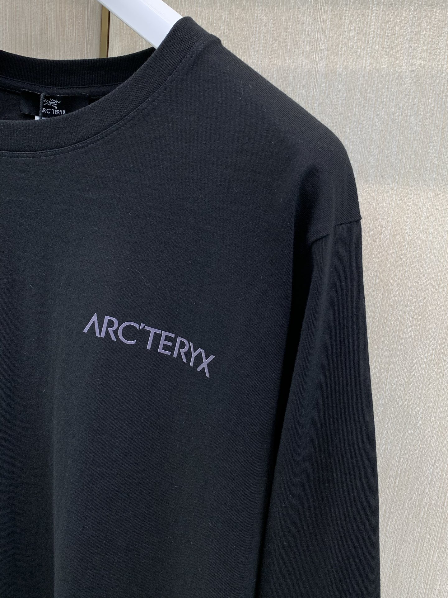 ，ARCTERYX 始祖鸟，2026早秋AW新品，时尚休闲圆领长袖T恤，专柜同步有售，原单狠货，进口原版面料，工艺极度复