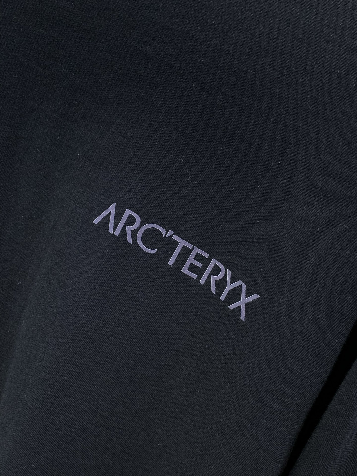 ，ARCTERYX 始祖鸟，2026早秋AW新品，时尚休闲圆领长袖T恤，专柜同步有售，原单狠货，进口原版面料，工艺极度复