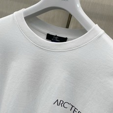 ,ARCTERYX 始祖鸟,2026早秋AW新品,时尚休闲圆领长袖T恤,专柜同步有售,原单狠货,进口原版面料,工艺极度复 ,ARCTERYX 始祖鸟,2026早秋AW新品,时尚休闲圆领长袖T恤,专柜同步有售,原单狠货,进口原版面料,工艺极度复
