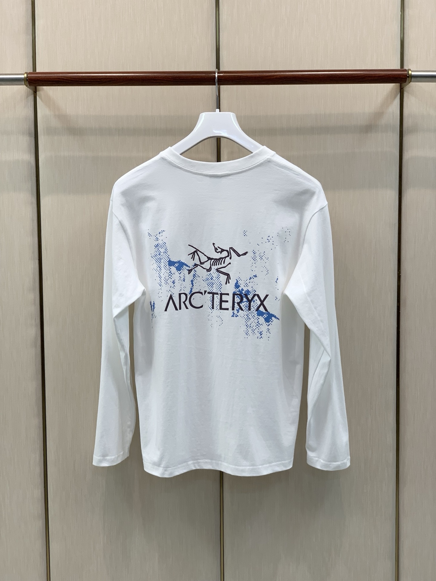 ,ARCTERYX 始祖鸟,2026早秋AW新品,时尚休闲圆领长袖T恤,专柜同步有售,原单狠货,进口原版面料,工艺极度复 ,ARCTERYX 始祖鸟,2026早秋AW新品,时尚休闲圆领长袖T恤,专柜同步有售,原单狠货,进口原版面料,工艺极度复