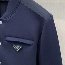 ,PRADA 普拉达,2026秋季最新品,专柜同步有售,时尚休闲夹克外套,进口原版面料,做工极为复杂,唯一可以做代购级别 ,PRADA 普拉达,2026秋季最新品,专柜同步有售,时尚休闲夹克外套,进口原版面料,做工极为复杂,唯一可以做代购级别
