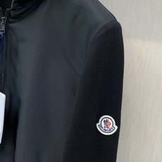 ,Moncler 蒙口,2026秋季最新品,专柜同步有售,原单狠货,时尚休闲连帽拼接外套,上身舒适!吸睛而有亮点,采用进 ,Moncler 蒙口,2026秋季最新品,专柜同步有售,原单狠货,时尚休闲连帽拼接外套,上身舒适!吸睛而有亮点,采用进