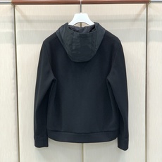 ,Moncler 蒙口,2026秋季最新品,专柜同步有售,原单狠货,时尚休闲连帽拼接外套,上身舒适!吸睛而有亮点,采用进 ,Moncler 蒙口,2026秋季最新品,专柜同步有售,原单狠货,时尚休闲连帽拼接外套,上身舒适!吸睛而有亮点,采用进