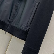 ,Moncler 蒙口,2026秋季最新品,专柜同步有售,原单狠货,时尚休闲连帽拼接外套,上身舒适!吸睛而有亮点,采用进 ,Moncler 蒙口,2026秋季最新品,专柜同步有售,原单狠货,时尚休闲连帽拼接外套,上身舒适!吸睛而有亮点,采用进