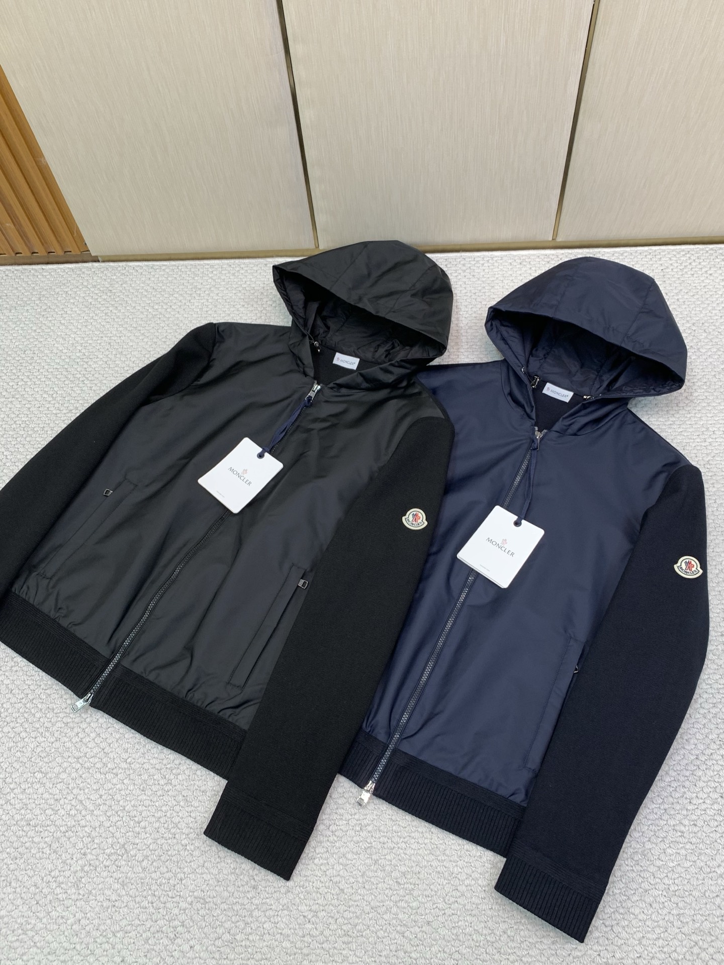 ，Moncler 蒙口，2026秋季最新品，专柜同步有售，原单狠货，时尚休闲连帽拼接外套，上身舒适！吸睛而有亮点，采用进