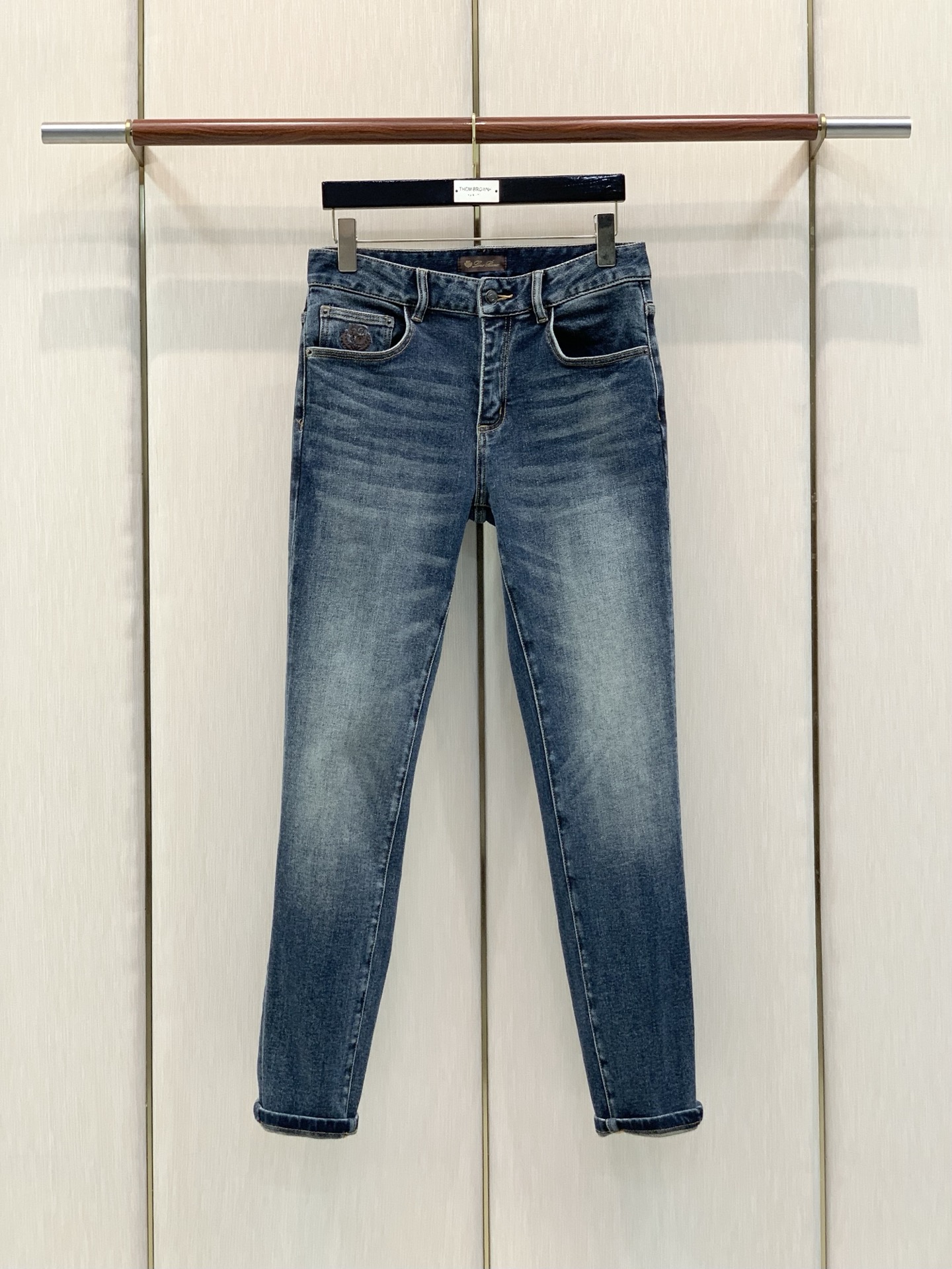 ，Loro Piana(Loro Piana )，2026春秋最新品，专柜同步有售，原单狠货，时尚休闲牛仔裤，采用进口原
