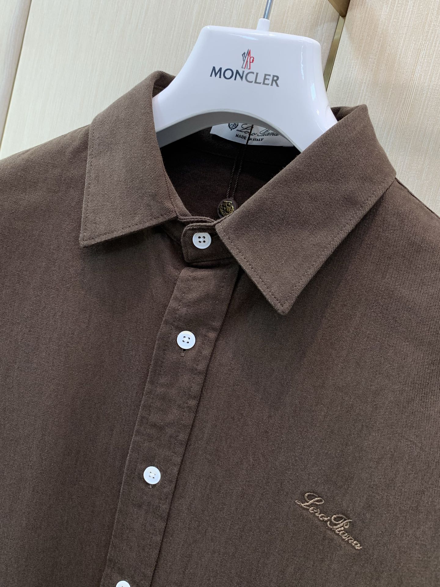 ,Loro Piana(Loro Piana ),2026早秋最新品,专柜同步有售,原单狠货,时尚休闲长袖衬衫,采用进口 ,Loro Piana(Loro Piana ),2026早秋最新品,专柜同步有售,原单狠货,时尚休闲长袖衬衫,采用进口
