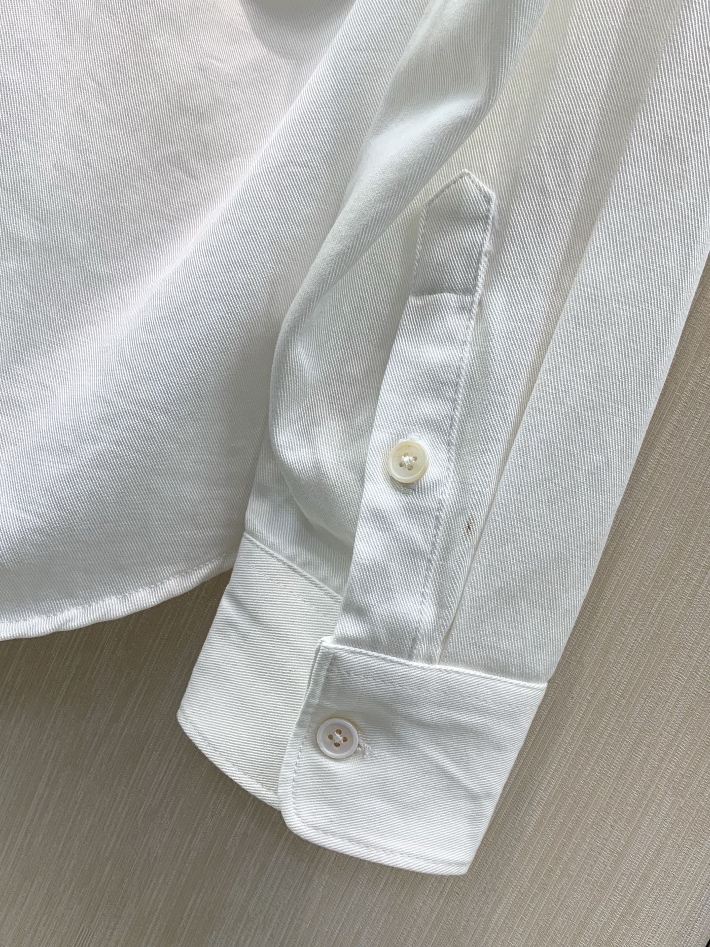 ,Loro Piana(Loro Piana ),2026早秋最新品,专柜同步有售,原单狠货,时尚休闲长袖衬衫,采用进口 ,Loro Piana(Loro Piana ),2026早秋最新品,专柜同步有售,原单狠货,时尚休闲长袖衬衫,采用进口