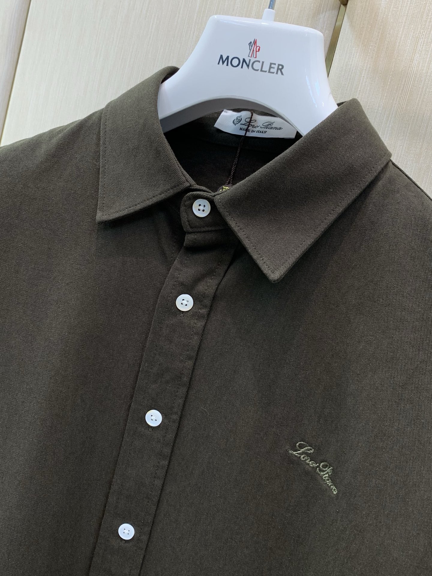 ,Loro Piana(Loro Piana ),2026早秋最新品,专柜同步有售,原单狠货,时尚休闲长袖衬衫,采用进口 ,Loro Piana(Loro Piana ),2026早秋最新品,专柜同步有售,原单狠货,时尚休闲长袖衬衫,采用进口