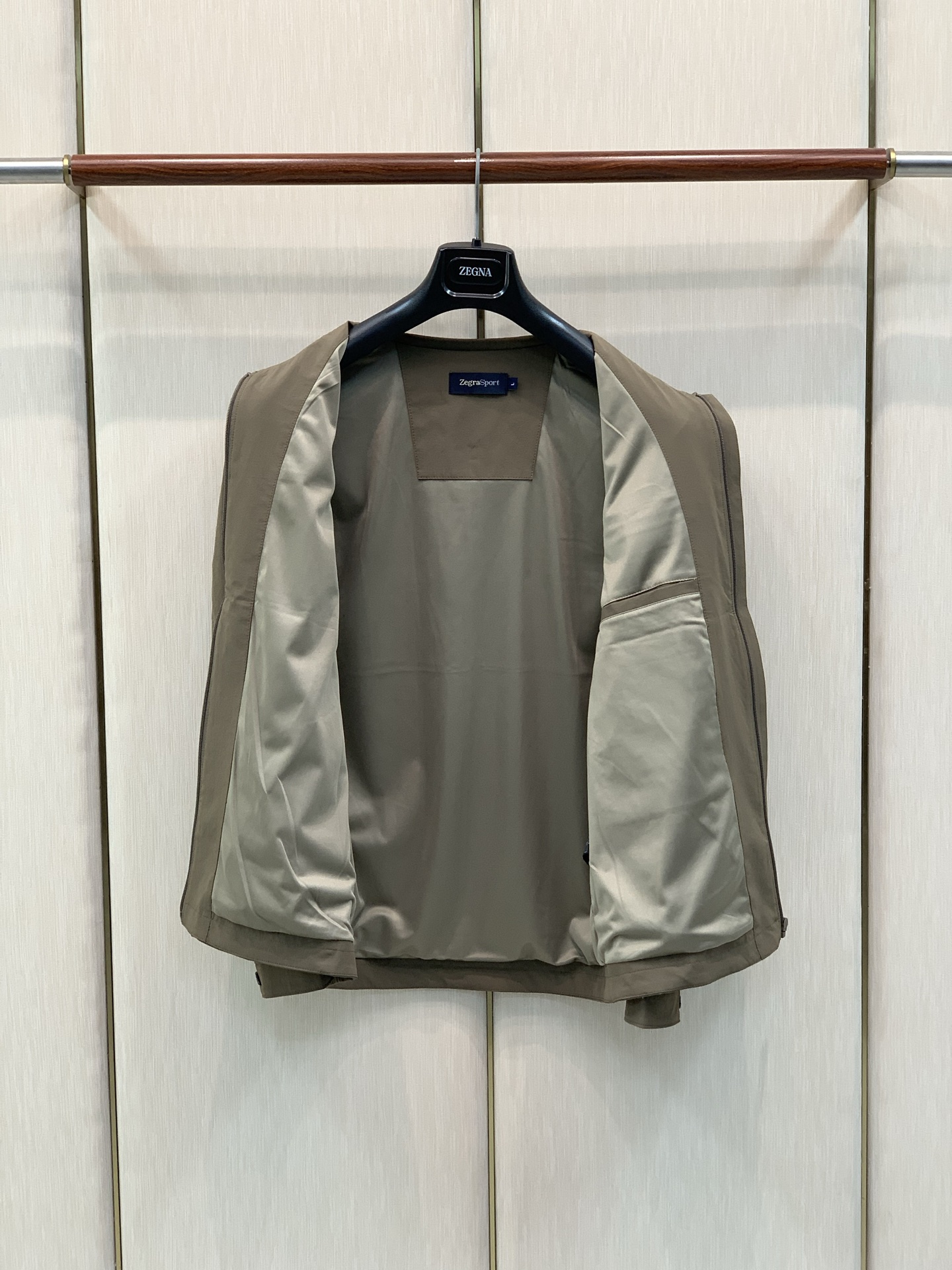 ，杰尼亚 Zegna，2026秋季最新品，专柜同步有售，原单狠货，时尚休闲翻领夹克外套，采用进口原版面料，舒适透气，原版