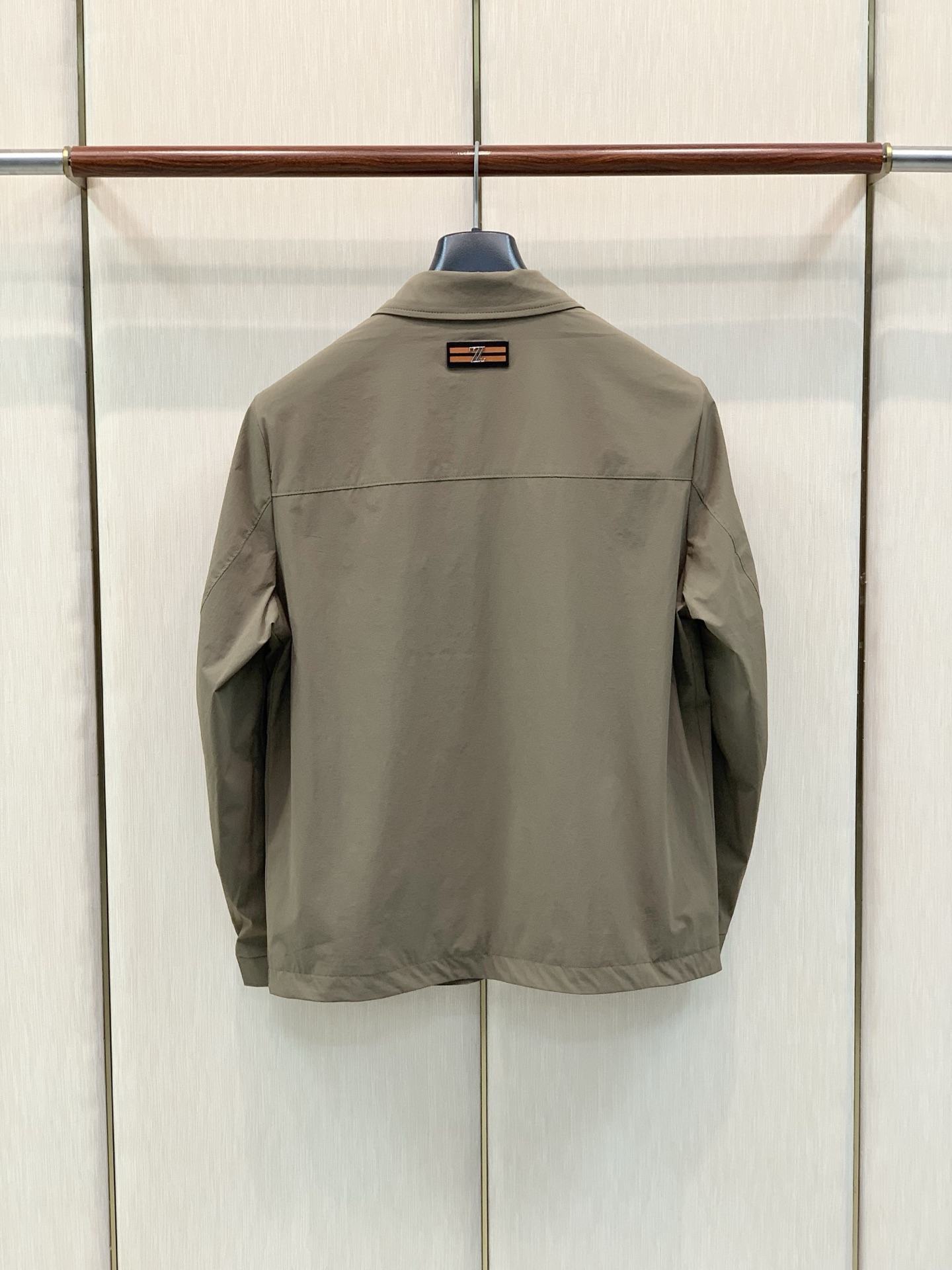 ，杰尼亚 Zegna，2026秋季最新品，专柜同步有售，原单狠货，时尚休闲翻领夹克外套，采用进口原版面料，舒适透气，原版