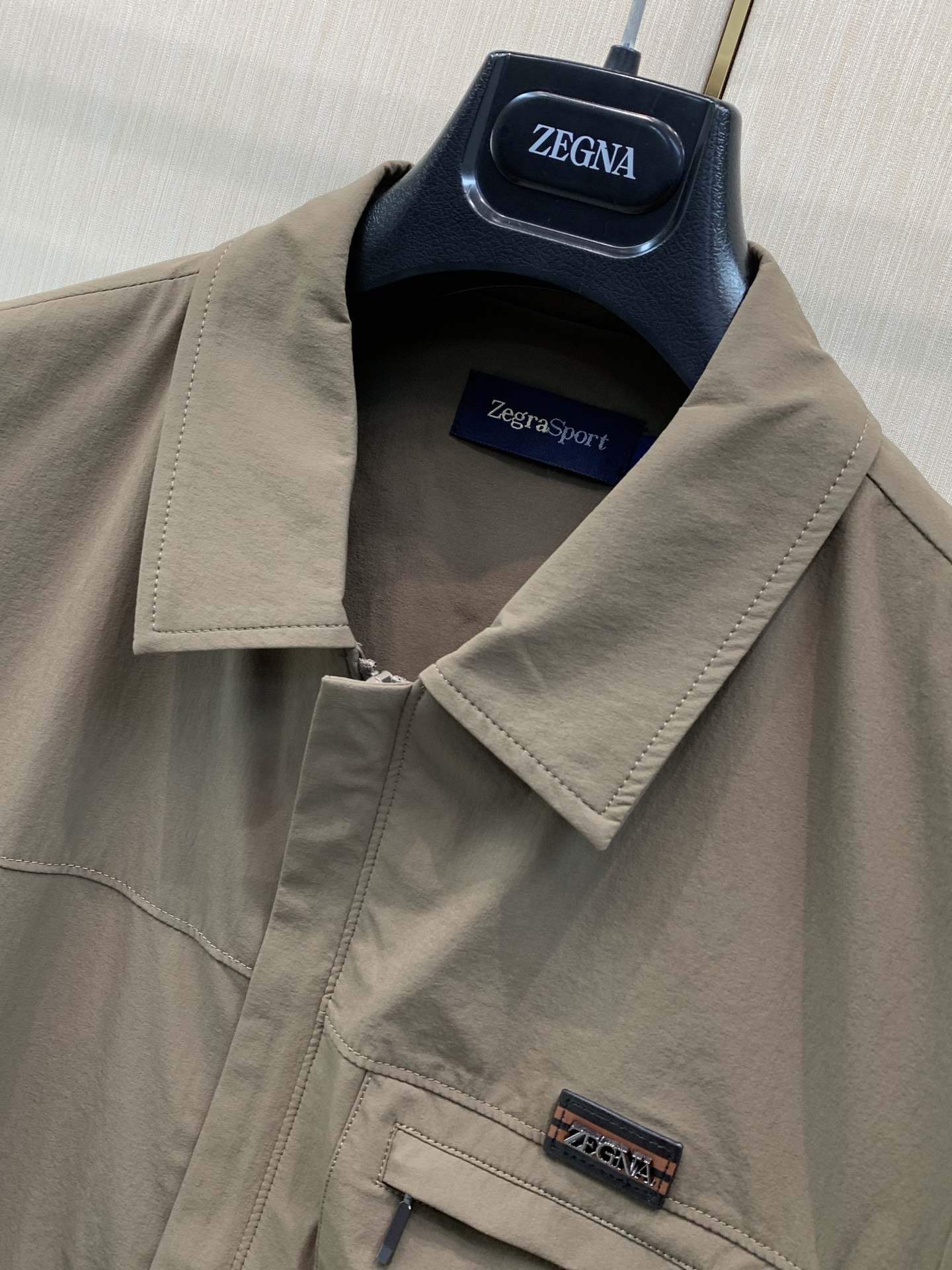 ，杰尼亚 Zegna，2026秋季最新品，专柜同步有售，原单狠货，时尚休闲翻领夹克外套，采用进口原版面料，舒适透气，原版