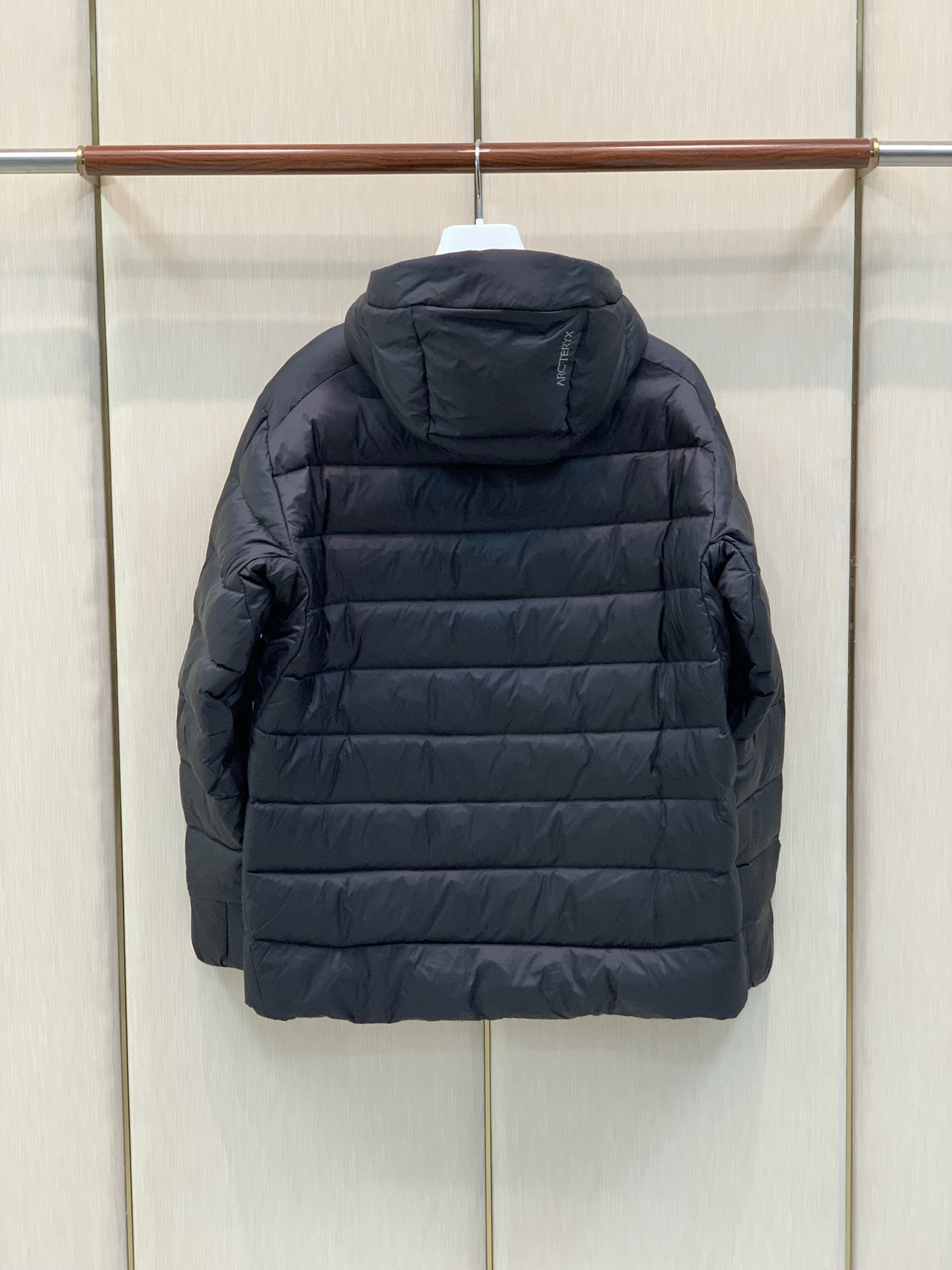 ,ARCTERYX 始祖鸟,2026冬季AW新品,时尚休闲连帽羽绒服外套,专柜同步有售,原单狠货,进口原版面料,工艺极度 ,ARCTERYX 始祖鸟,2026冬季AW新品,时尚休闲连帽羽绒服外套,专柜同步有售,原单狠货,进口原版面料,工艺极度
