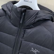 ,ARCTERYX 始祖鸟,2026冬季AW新品,时尚休闲连帽羽绒服外套,专柜同步有售,原单狠货,进口原版面料,工艺极度 ,ARCTERYX 始祖鸟,2026冬季AW新品,时尚休闲连帽羽绒服外套,专柜同步有售,原单狠货,进口原版面料,工艺极度