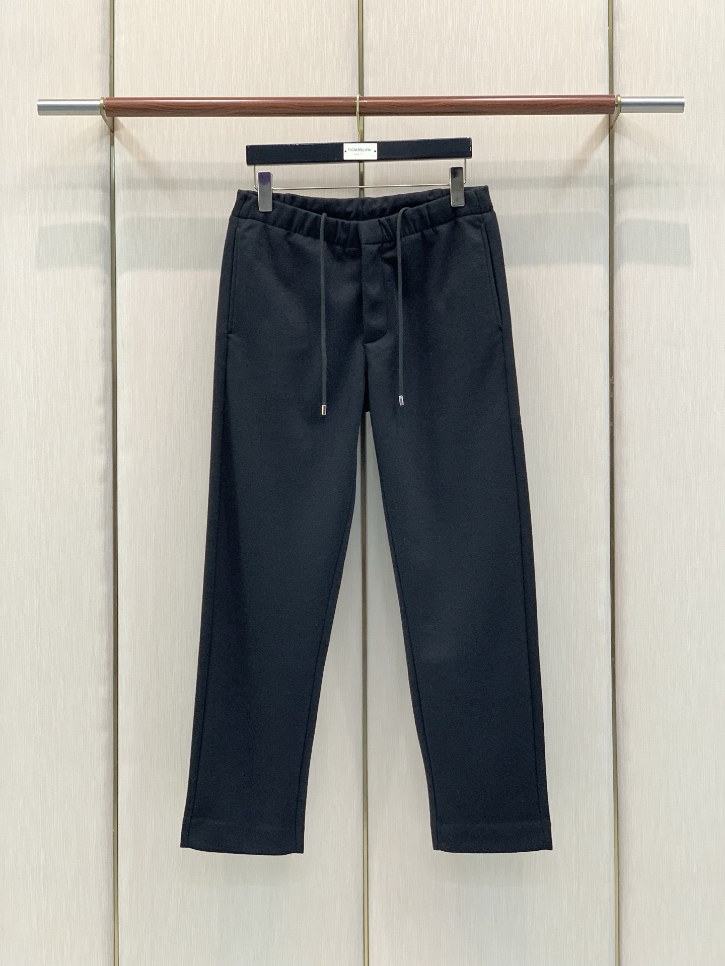 ，杰尼亚 Zegna，2026春秋最新品，专柜同步有售，原单狠货，时尚休闲裤，采用进口原版面料，舒适透气，原版五金辅料装