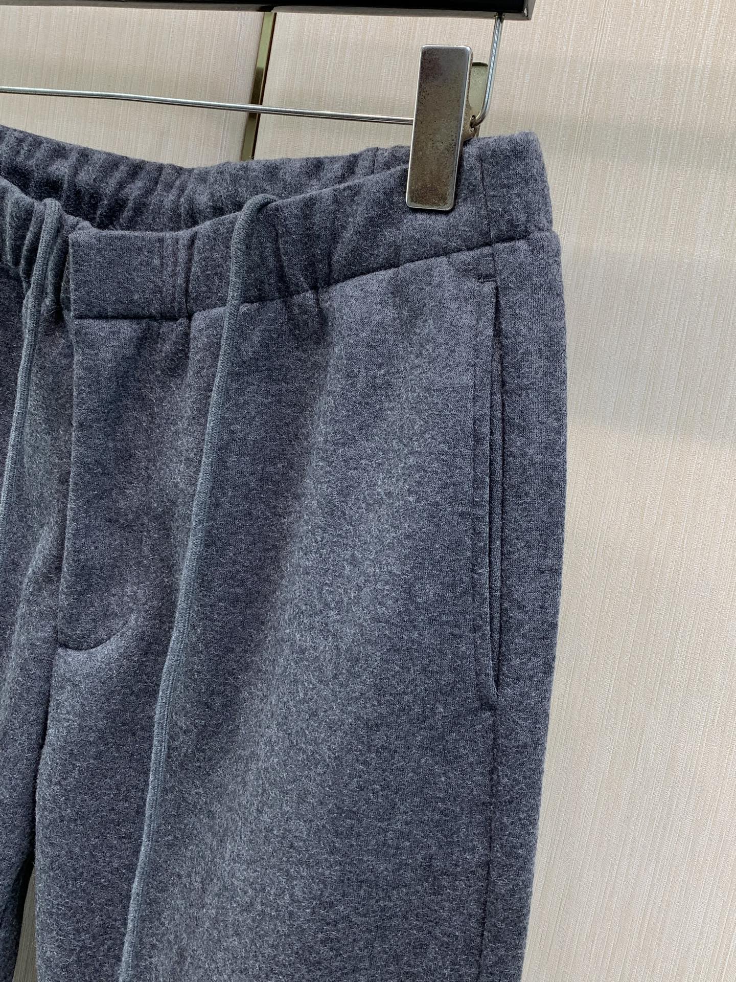 ,杰尼亚 Zegna,2026春秋最新品,专柜同步有售,原单狠货,时尚休闲裤,采用进口原版面料,舒适透气,原版五金辅料装 ,杰尼亚 Zegna,2026春秋最新品,专柜同步有售,原单狠货,时尚休闲裤,采用进口原版面料,舒适透气,原版五金辅料装