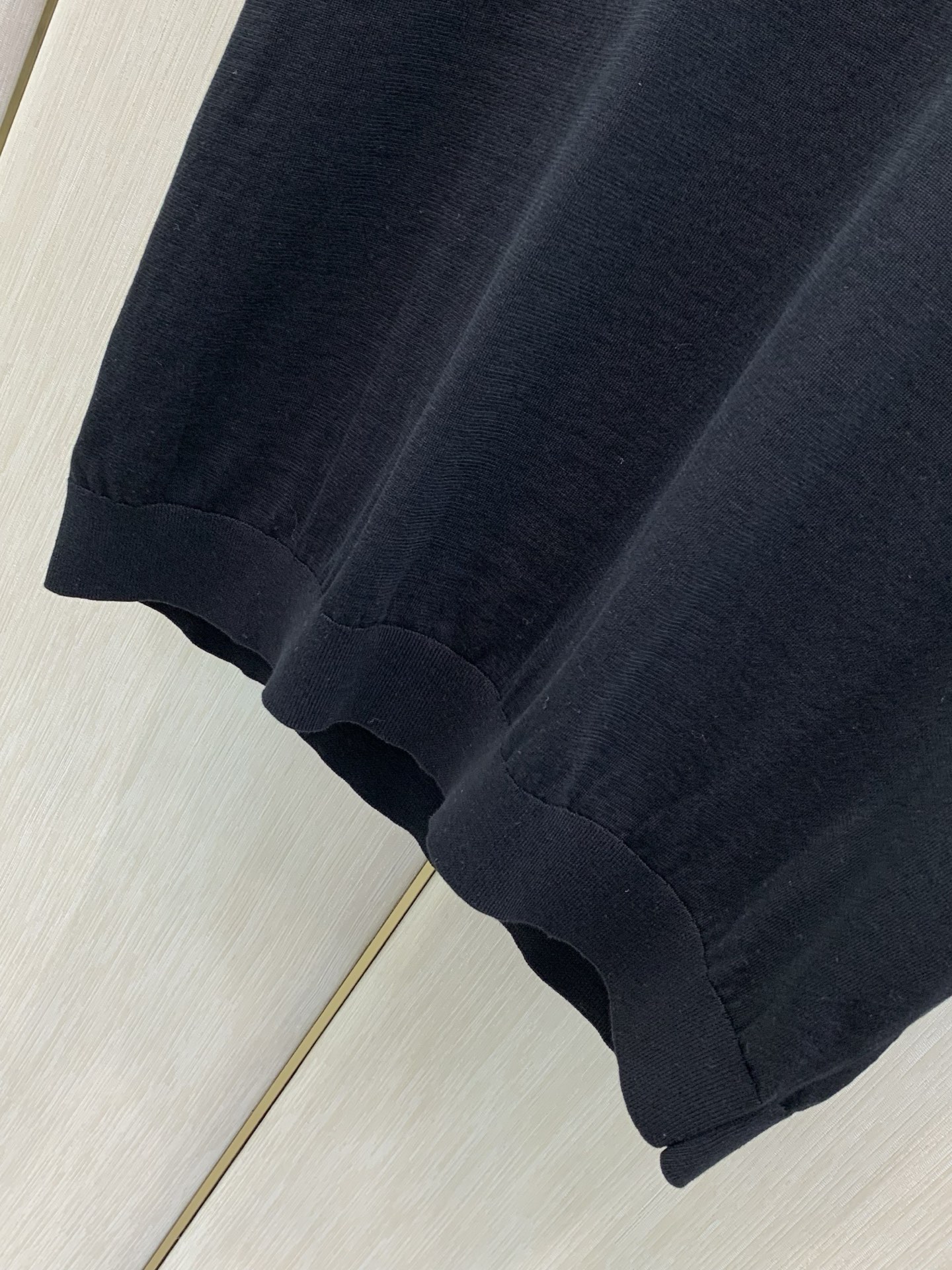 ，Zegna圆领黑色短袖 材质 桑蚕丝 麻 棉混纺 尺码S-2XL  S胸围102肩宽44袖长23衣长67 M胸围106