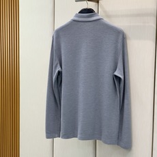 ,Loro Piana 新款灰色长袖 面料成份: 40%棉30%莫代尔20%腈纶10%羊毛 新款细腻易打理羊毛男士翻领 ,Loro Piana 新款灰色长袖 面料成份: 40%棉30%莫代尔20%腈纶10%羊毛 新款细腻易打理羊毛男士翻领