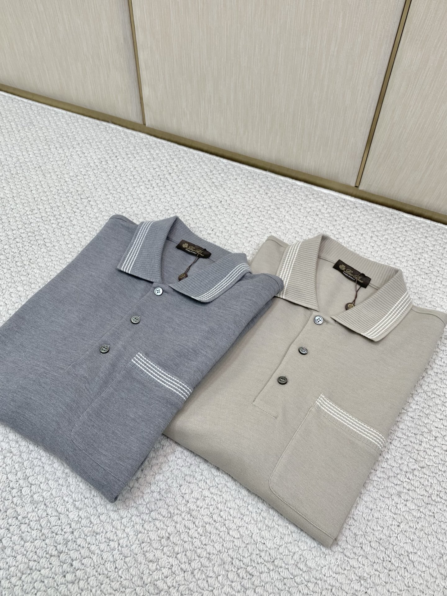 ，Loro Piana 新款灰色长袖  面料成份: 40%棉30%莫代尔20%腈纶10%羊毛 新款细腻易打理羊毛男士翻领