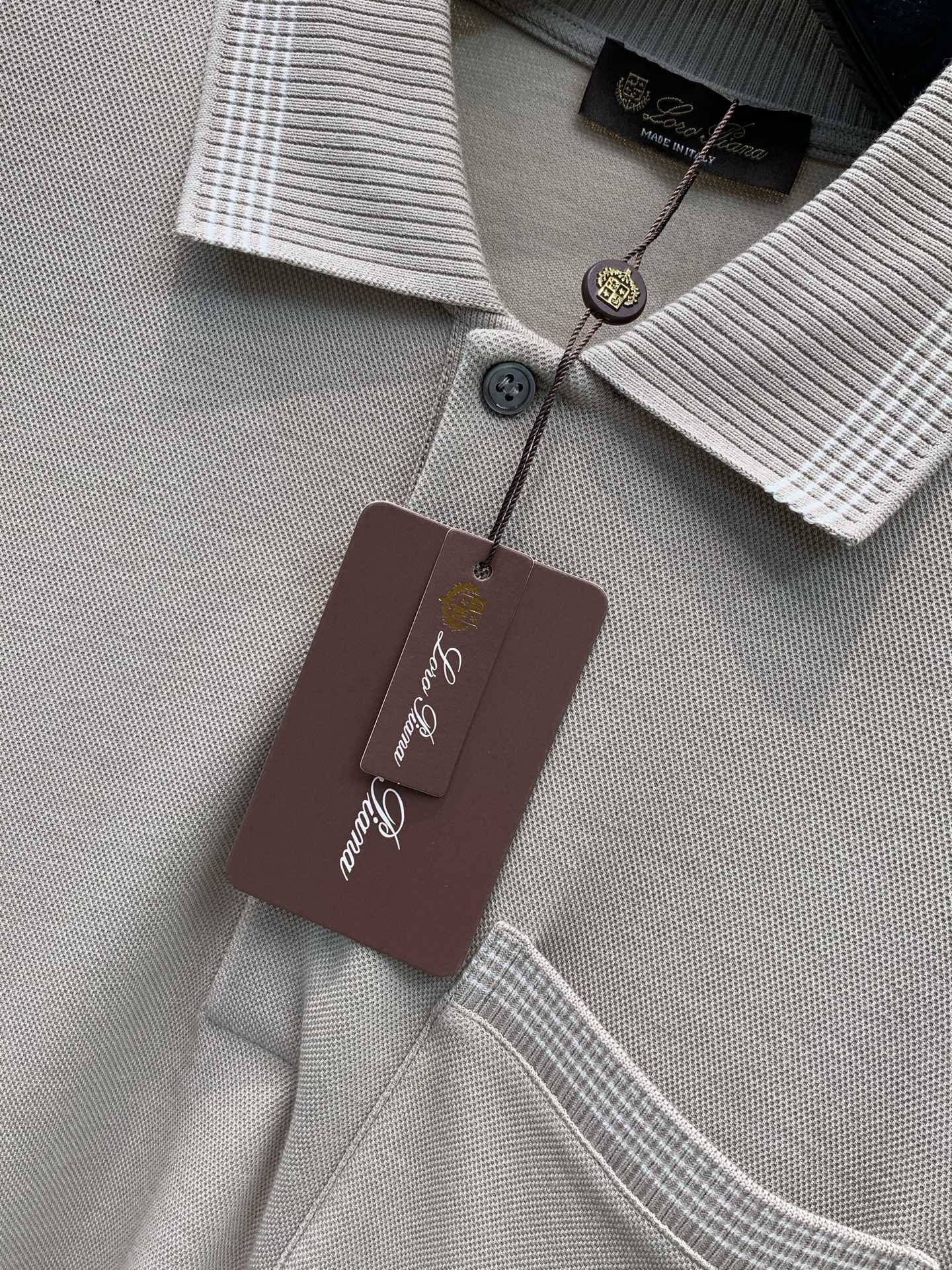 ，Loro Piana 新款灰色长袖  面料成份: 40%棉30%莫代尔20%腈纶10%羊毛 新款细腻易打理羊毛男士翻领