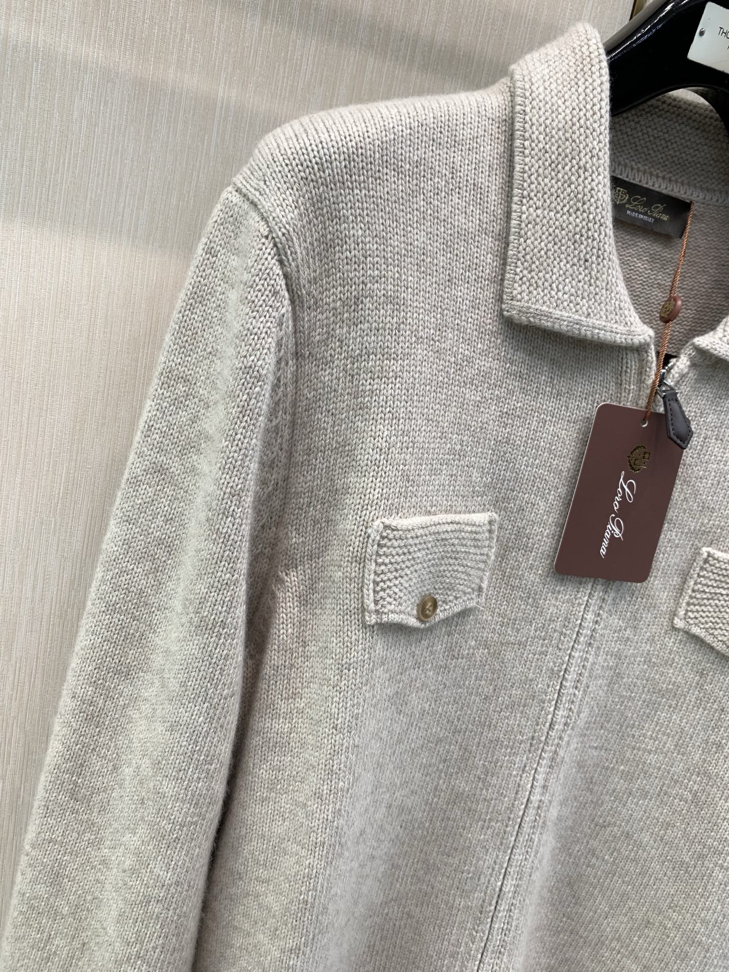 ，Loro Piana，2026冬季最新品，专柜同步有售，原单狠货，时尚休闲翻领针织开衫毛衣，采用进口原版面料，档次极高