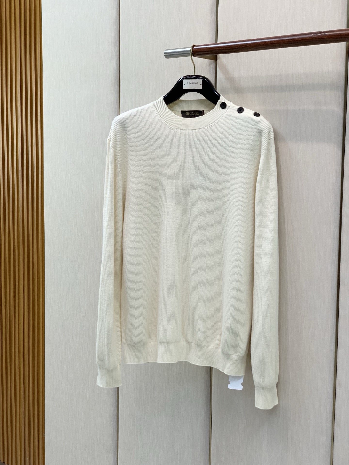 ，Loro Piana 意大利神狮，2026冬季最新品，专柜同步有售，原单狠货，时尚休闲圆领长袖针织毛衣，采用进口原版面