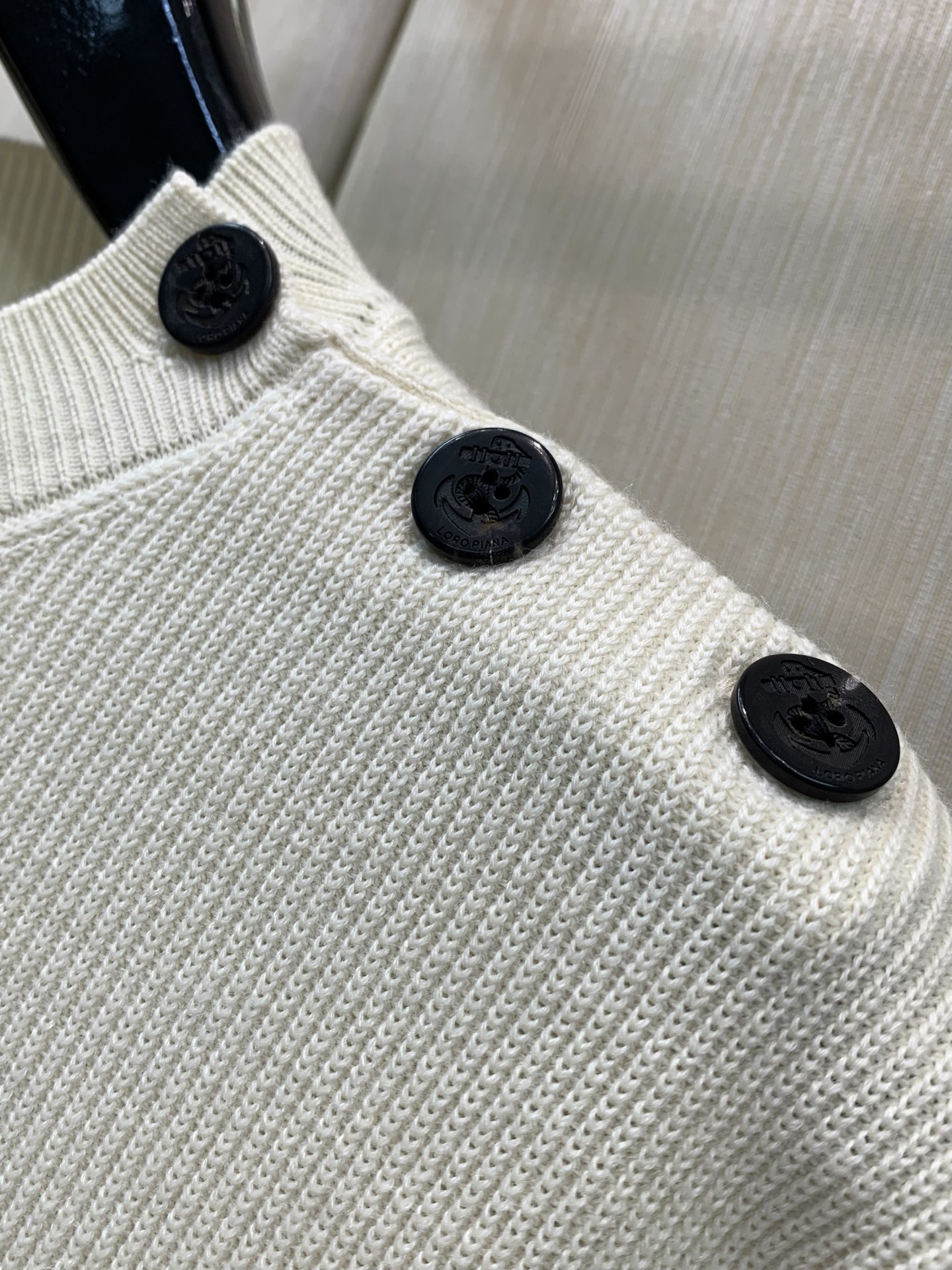 ,Loro Piana 意大利神狮,2026冬季最新品,专柜同步有售,原单狠货,时尚休闲圆领长袖针织毛衣,采用进口原版面 ,Loro Piana 意大利神狮,2026冬季最新品,专柜同步有售,原单狠货,时尚休闲圆领长袖针织毛衣,采用进口原版面