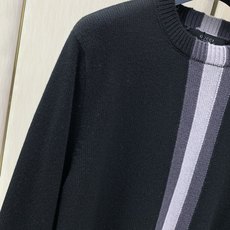 ,Gucci 古驰,2026冬季最新款,专柜同步有售,原单狠货,时尚休闲圆领长袖针织毛衣,上身很有特点!吸睛而有亮点,进 ,Gucci 古驰,2026冬季最新款,专柜同步有售,原单狠货,时尚休闲圆领长袖针织毛衣,上身很有特点!吸睛而有亮点,进