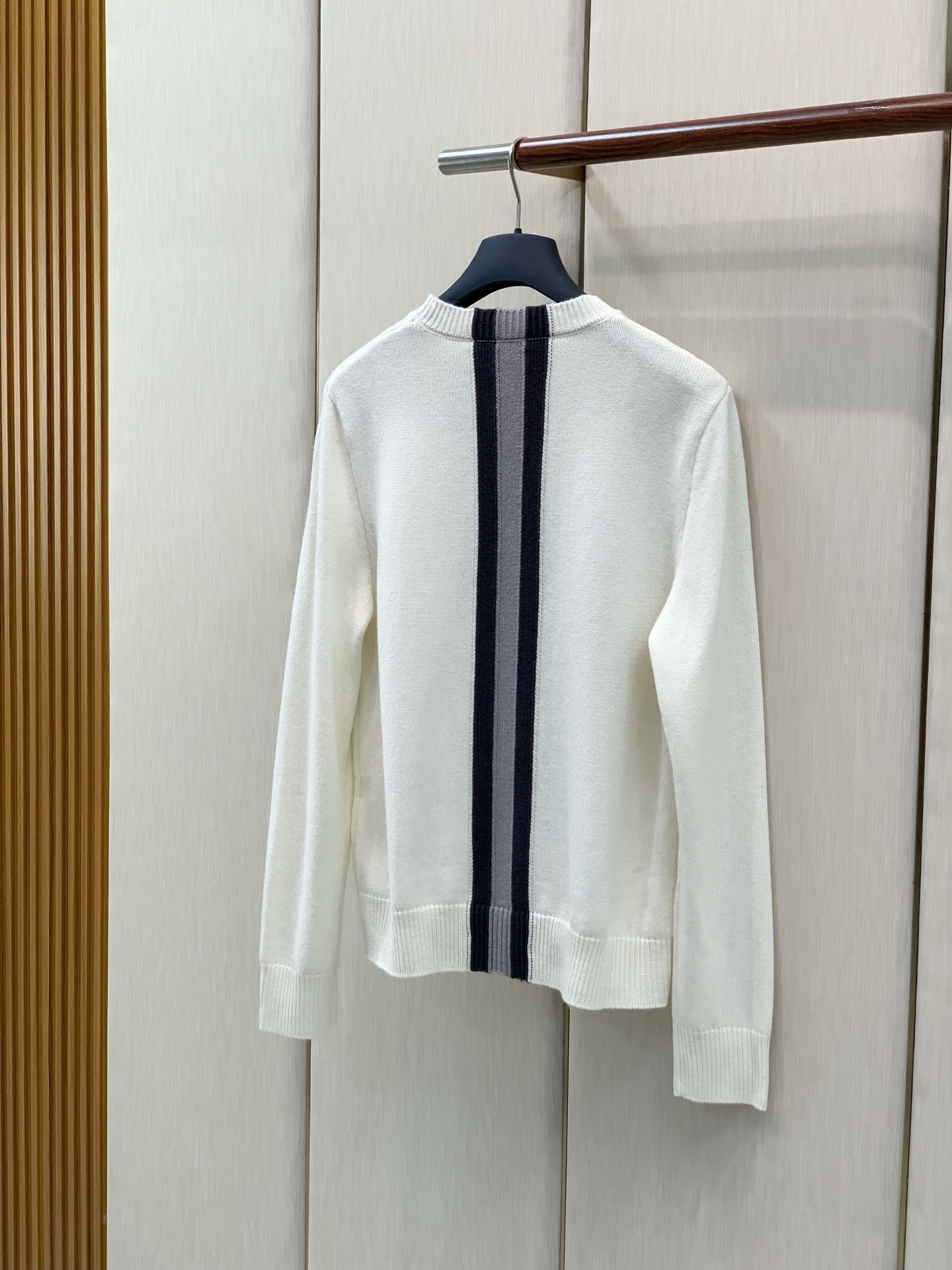 ，Gucci 古驰，2026冬季最新款，专柜同步有售，原单狠货，时尚休闲圆领长袖针织毛衣，上身很有特点！吸睛而有亮点，进