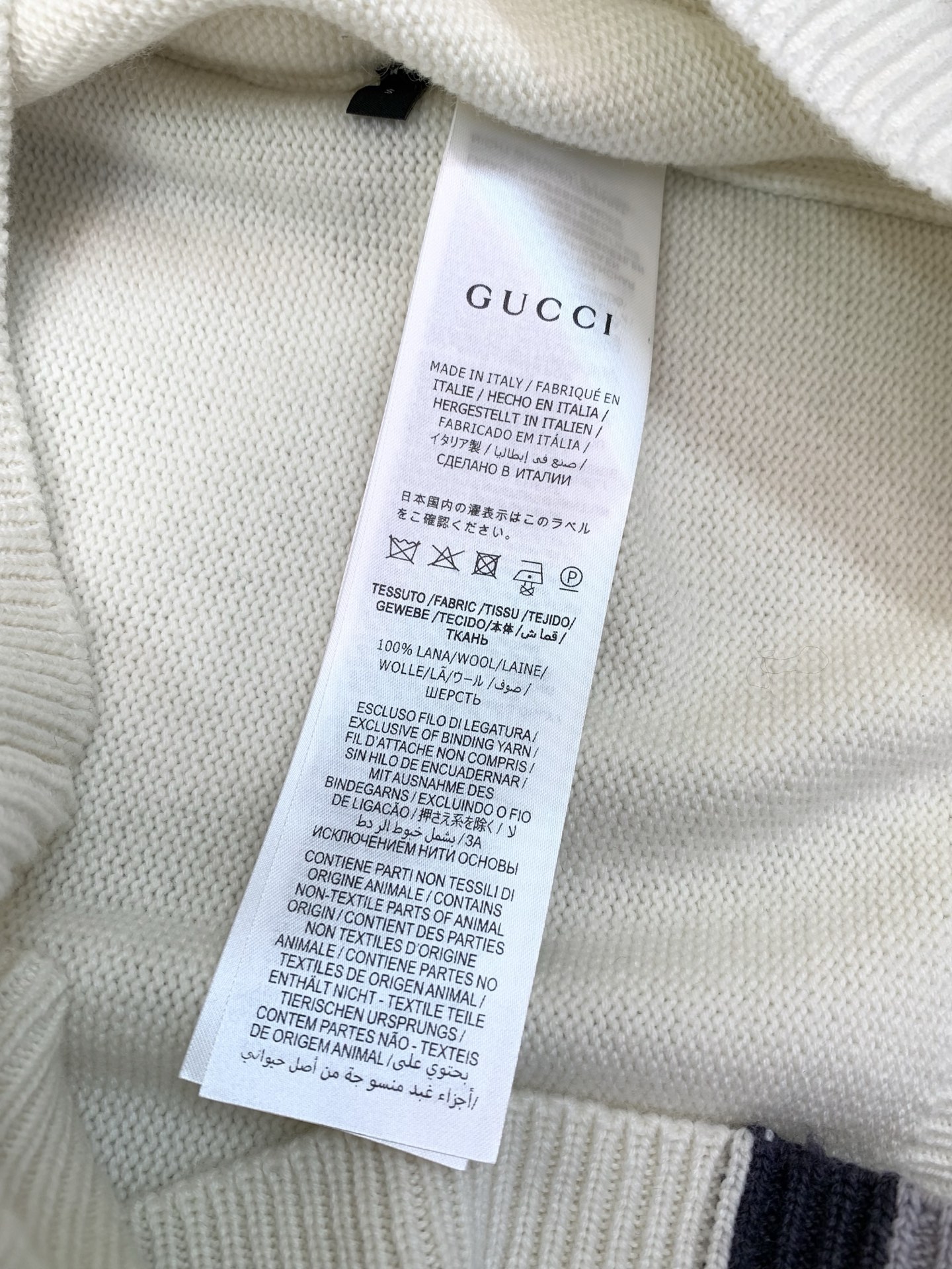 ，Gucci 古驰，2026冬季最新款，专柜同步有售，原单狠货，时尚休闲圆领长袖针织毛衣，上身很有特点！吸睛而有亮点，进