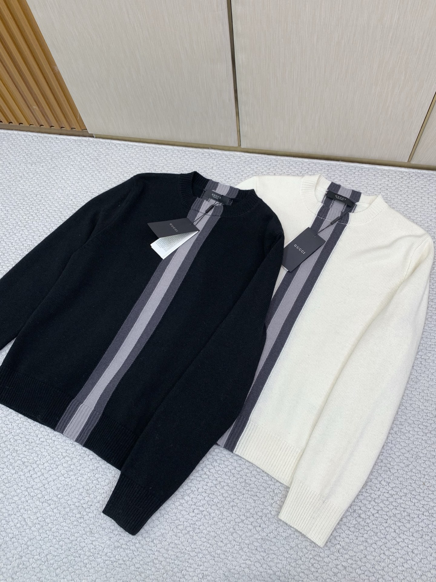 ，Gucci 古驰，2026冬季最新款，专柜同步有售，原单狠货，时尚休闲圆领长袖针织毛衣，上身很有特点！吸睛而有亮点，进